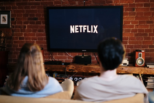 Netflix student discount and subscription