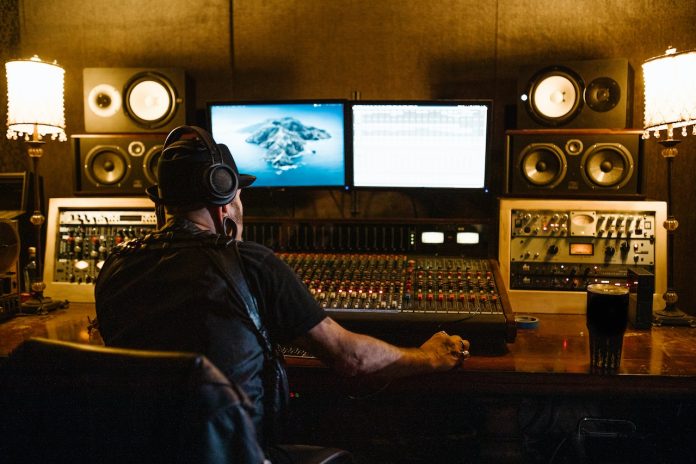 Top 10 Best Music Production Schools Online in USA